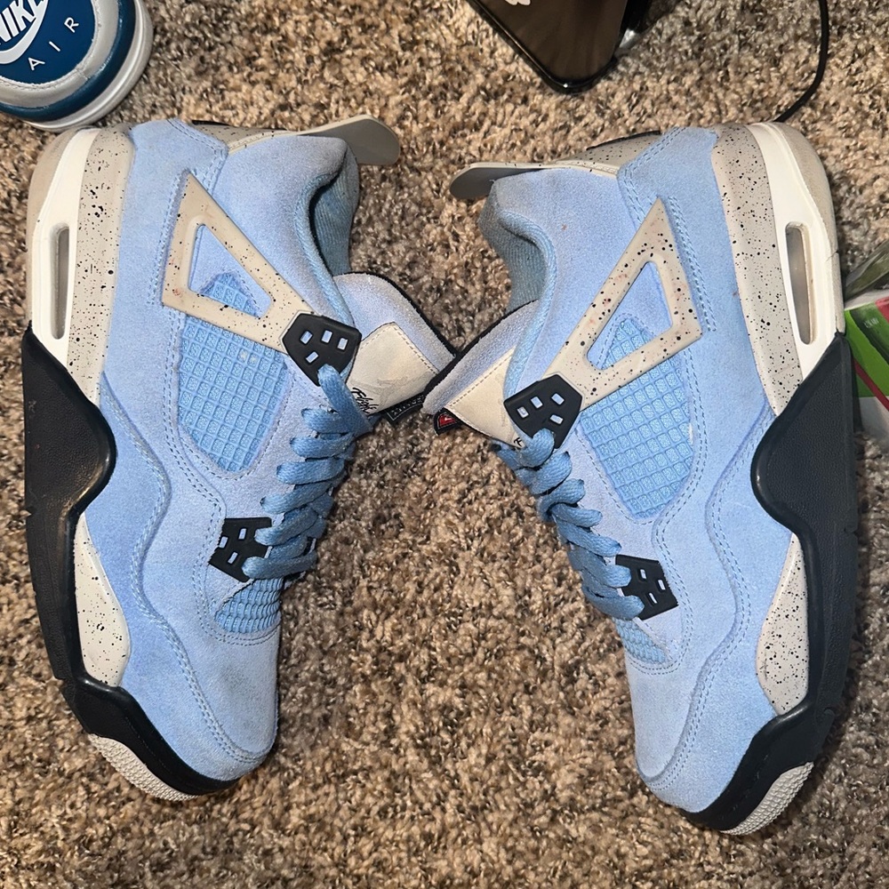 University Blue Jordan 4